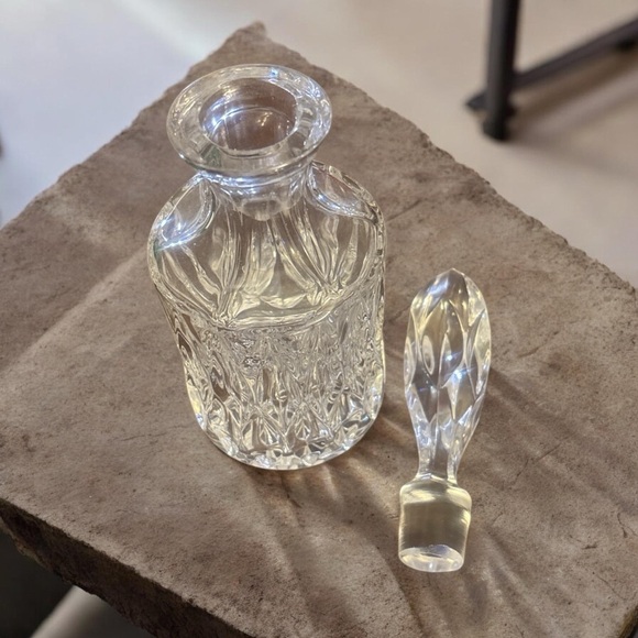 vintage Dyatkovsky Crystal "Crocus" decanter with a stopper - Picture 2 of 2